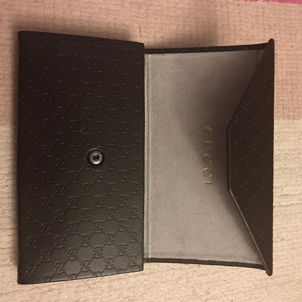 🚨SOLD🚨Gucci sunglasses case